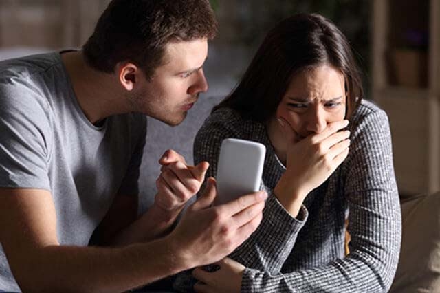 Phát hiện vợ ngoại tình qua tin nhắn