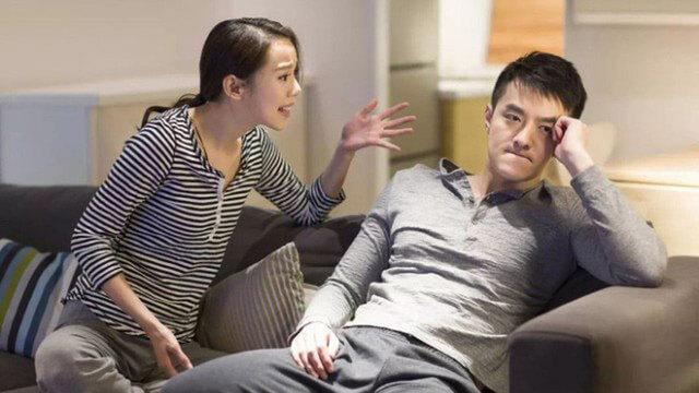 Phát hiện chồng nhắn tin cho gái - Cách xử lý khôn khéo của vợ 3 Tâm lý bực bội khi biết chồng nhắn tin cho gái