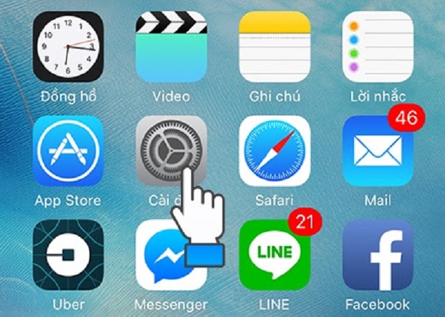 Chọn biểu tượng cài đặt định vị iphone của chồng