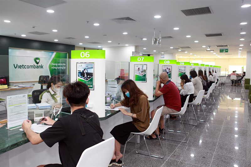 4 Cách tìm tên chủ tài khoản ngân hàng Vietcombank đơn giản 6 cach-tim-ten-chu-tai-khoan-ngan-hang-vietcombank-tai-phong-giao-dich